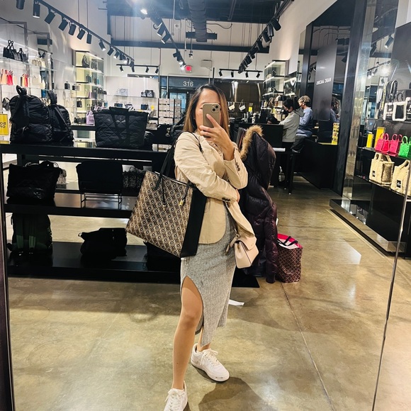 Meet your Posher, Arnie - Picture 4 of 4